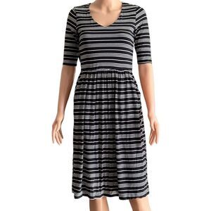 DE COLLECTION Black & White Striped Jersey Knit Dress XSMALL